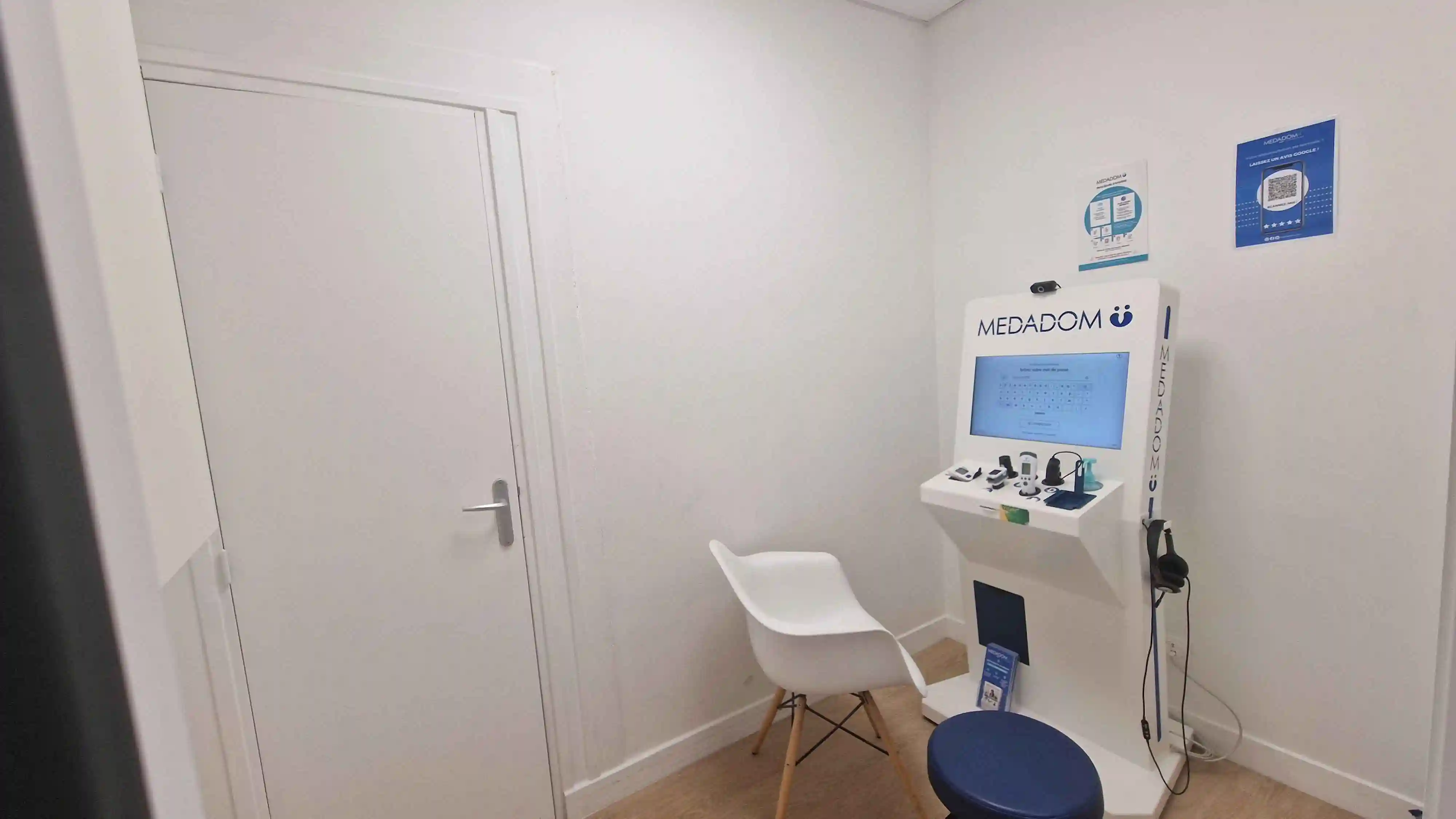 Borne de téléconsultation médicale immédiate en pharmacie à Denain